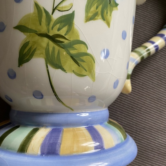 Hydrangea lover? Waverly hydrangea pitcher/vase. Ready for a hydrangea summer? - Picture 4 of 8